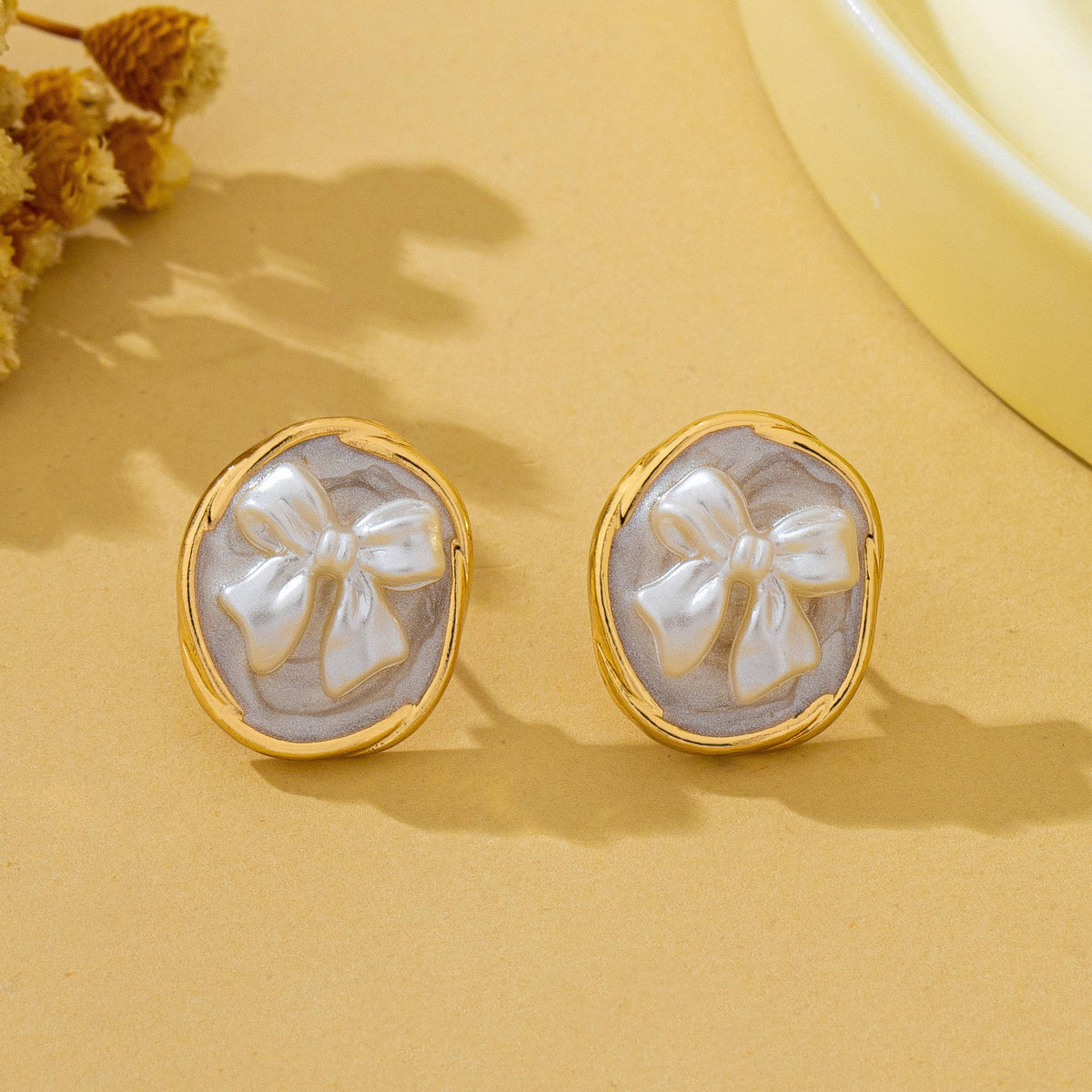 Bow Pendant Earring