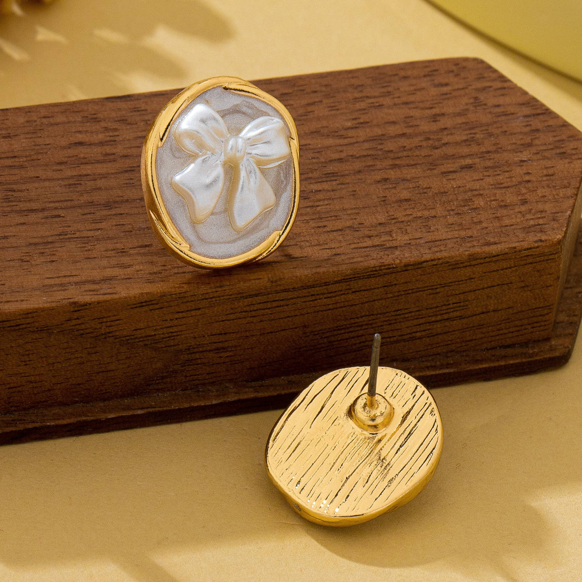 Bow Pendant Earring