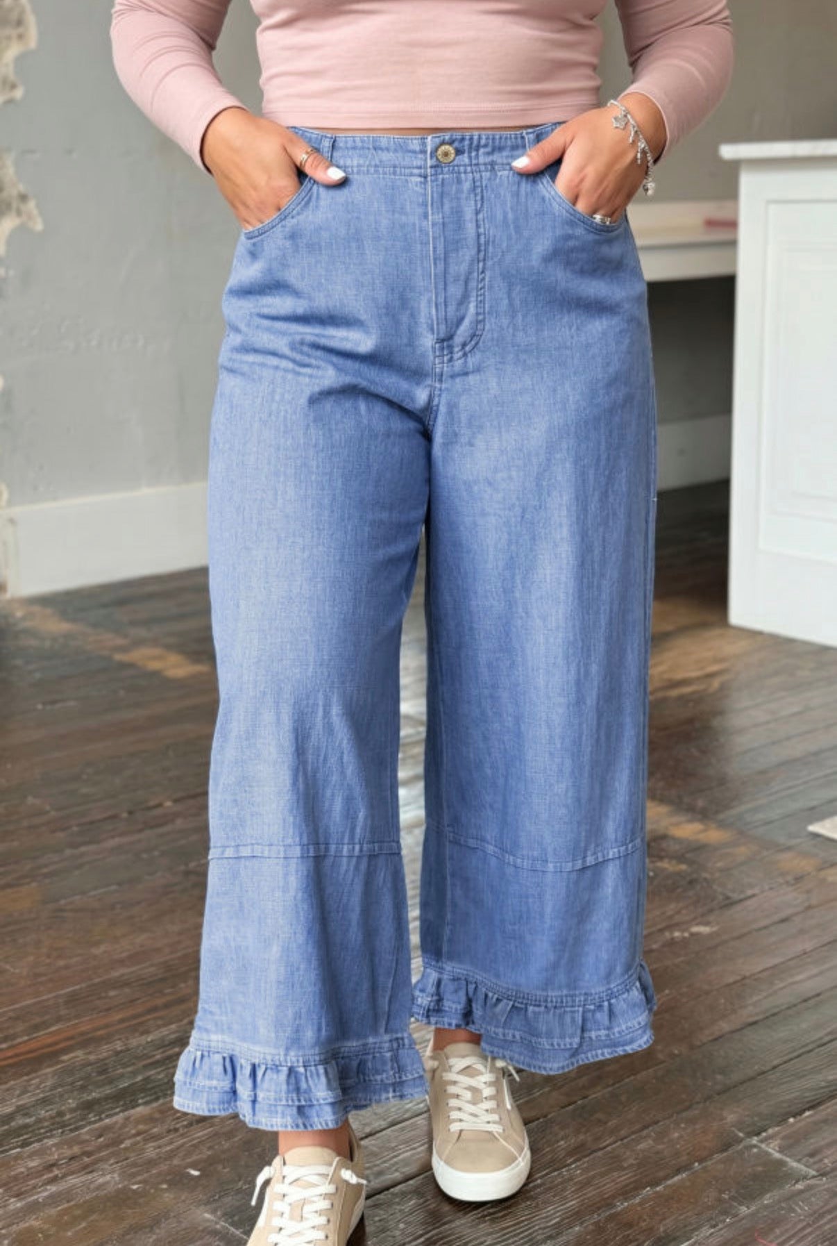 PLUS Jeans